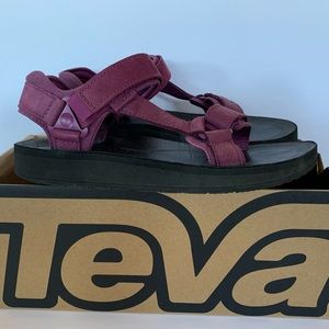 Women’s Teva Original Universal Premier Leather 9
